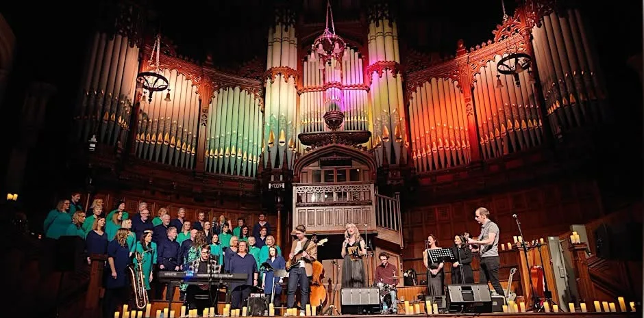 Loreanddungivenchoir.jpg